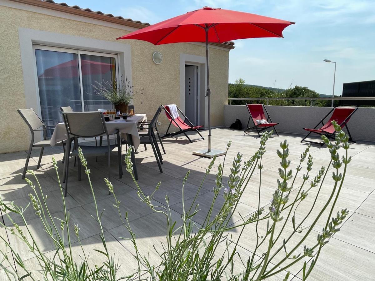 Val des Bruyères: Pézenas Gîte with Terrace and Private Parking Neffies Exterior photo